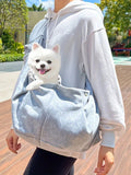 ファッションペットトートキャリア アウトドア用 軽量通気性生地 調整可能ショルダーストラップ スナップ式開閉 前面顔窓付き 最大 7.5kg 犬猫対応 ライトブルー・ブラック