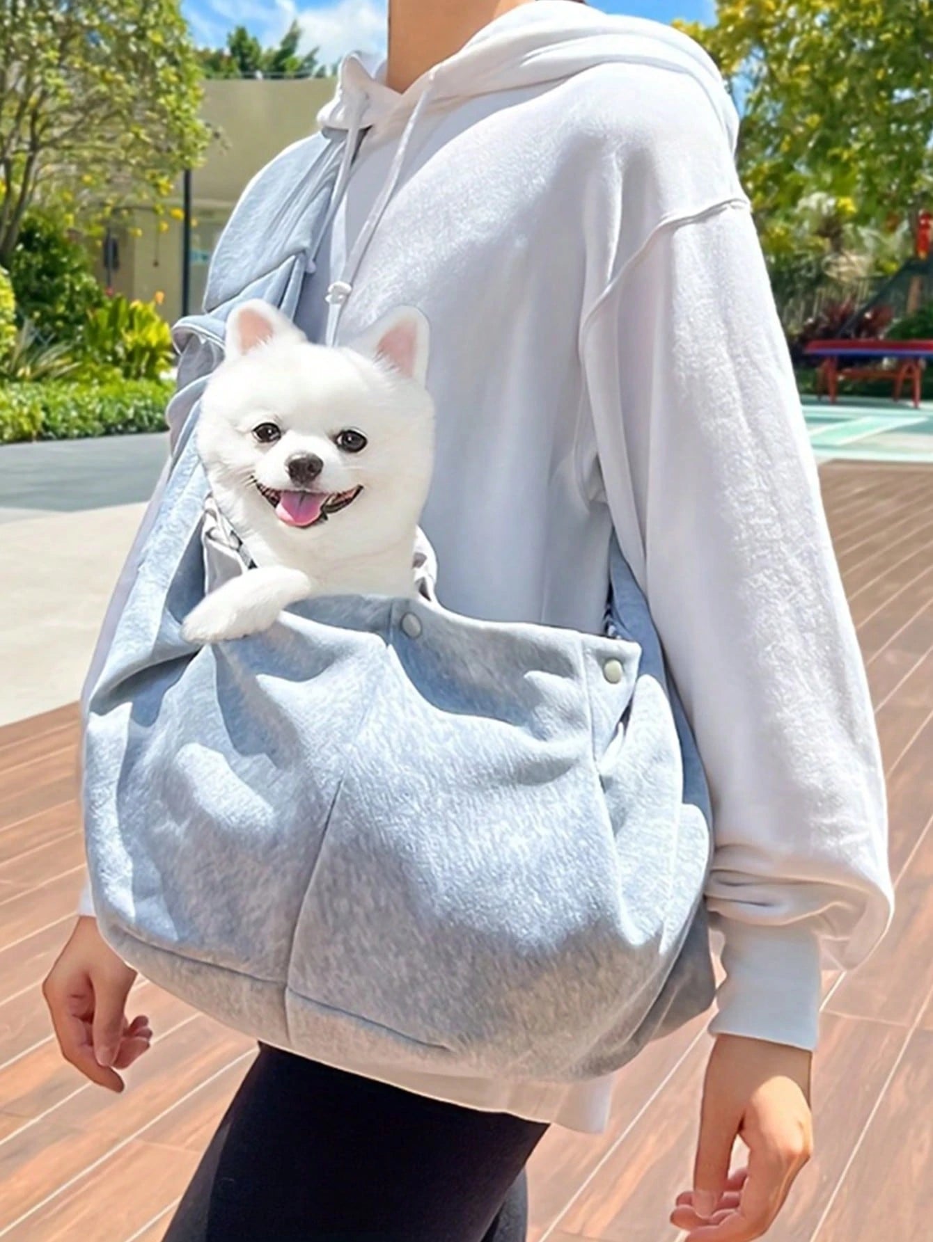 ファッションペットトートキャリア アウトドア用 軽量通気性生地 調整可能ショルダーストラップ スナップ式開閉 前面顔窓付き 最大 7.5kg 犬猫対応 ライトブルー・ブラック
